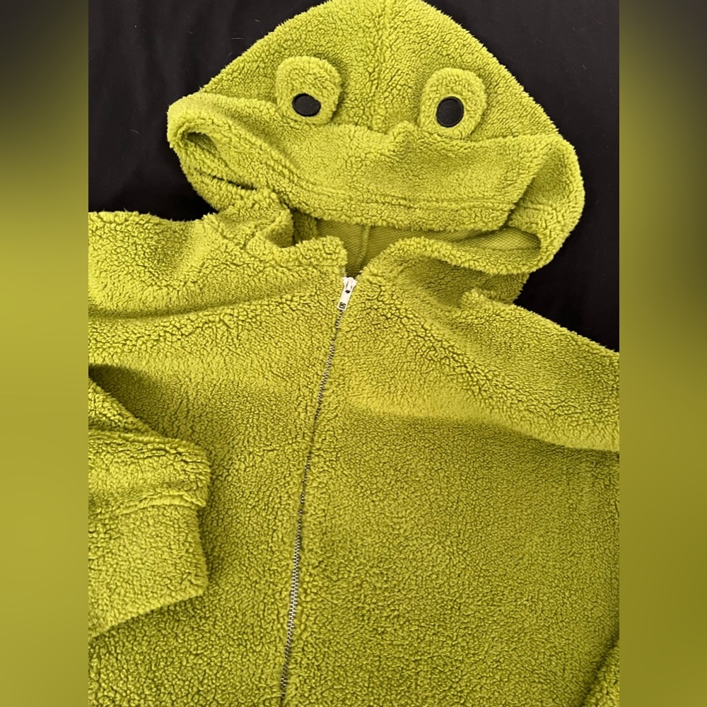Thorn & Fable Frog zipup plus size green fuzzy sherpa sweater